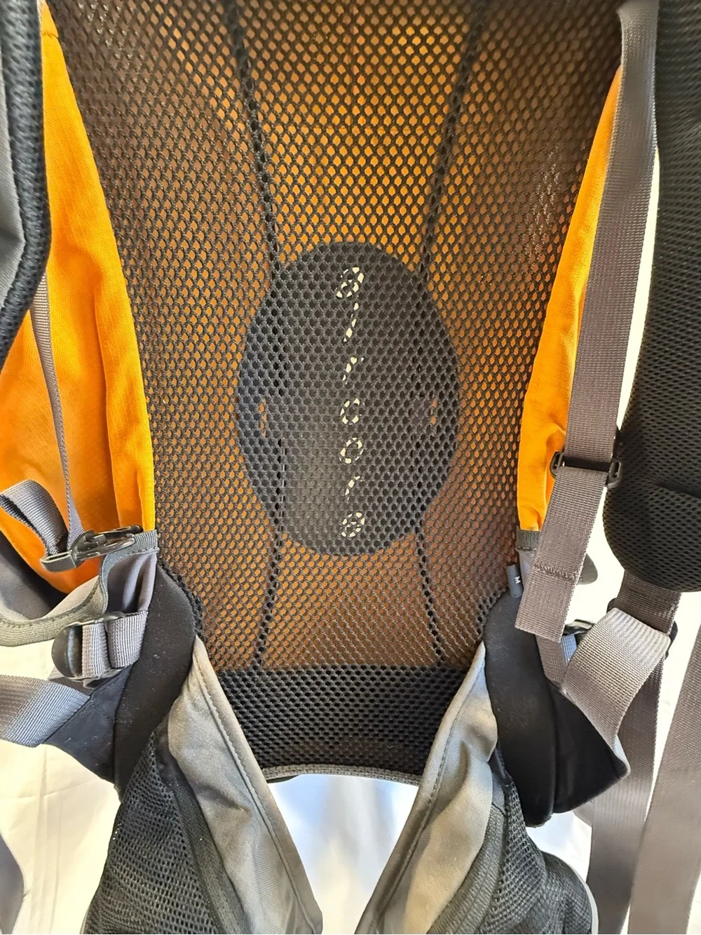 Osprey Stratos 18 Aircore Backpack, Ventilated Back, Hip Belt Lightweight Hiking